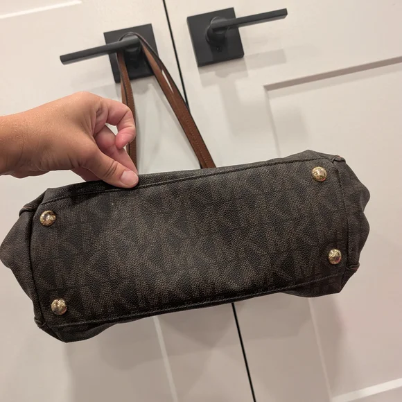 MICHAEL KORS Signature Brown Tote Bag with Chain Detail - Picture 7 of 14